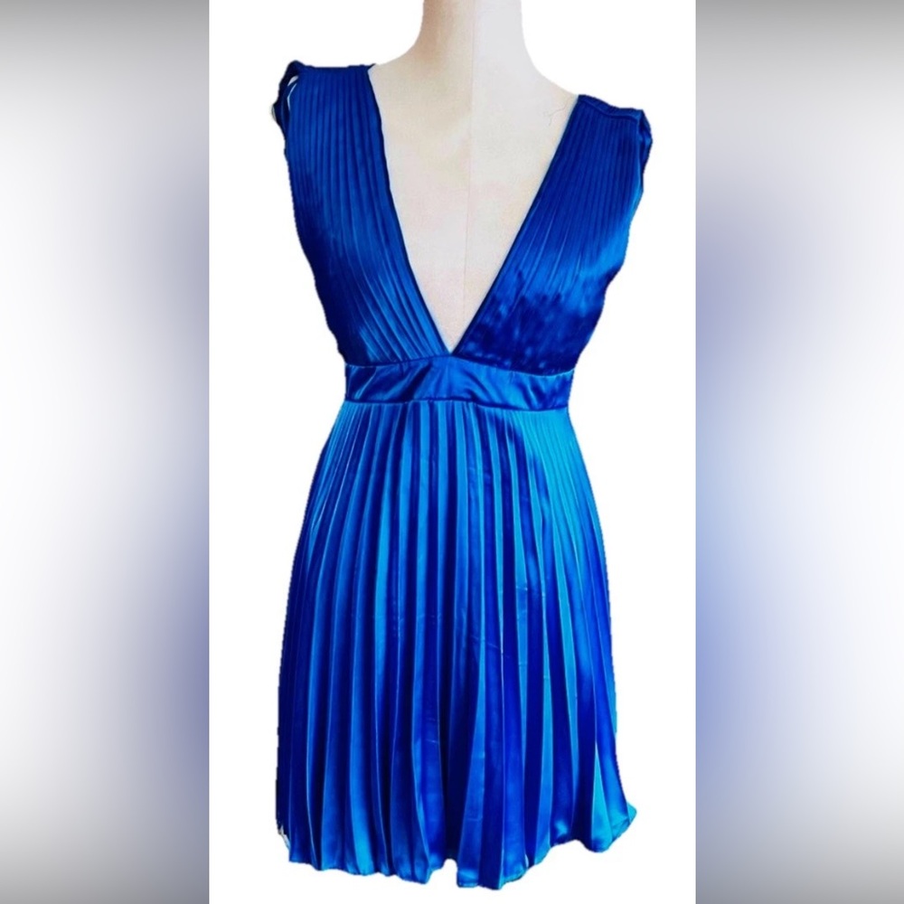 Sincerely Jules Blue Pleated Satin Mini Dress XS V-Neck Tie Closure NWT